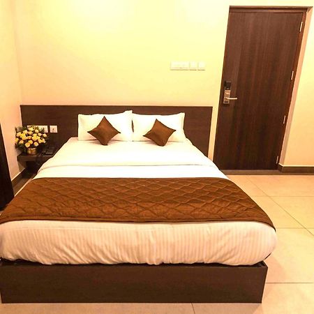 Hotel Pankaj Residency Guruvayur Bagian luar foto