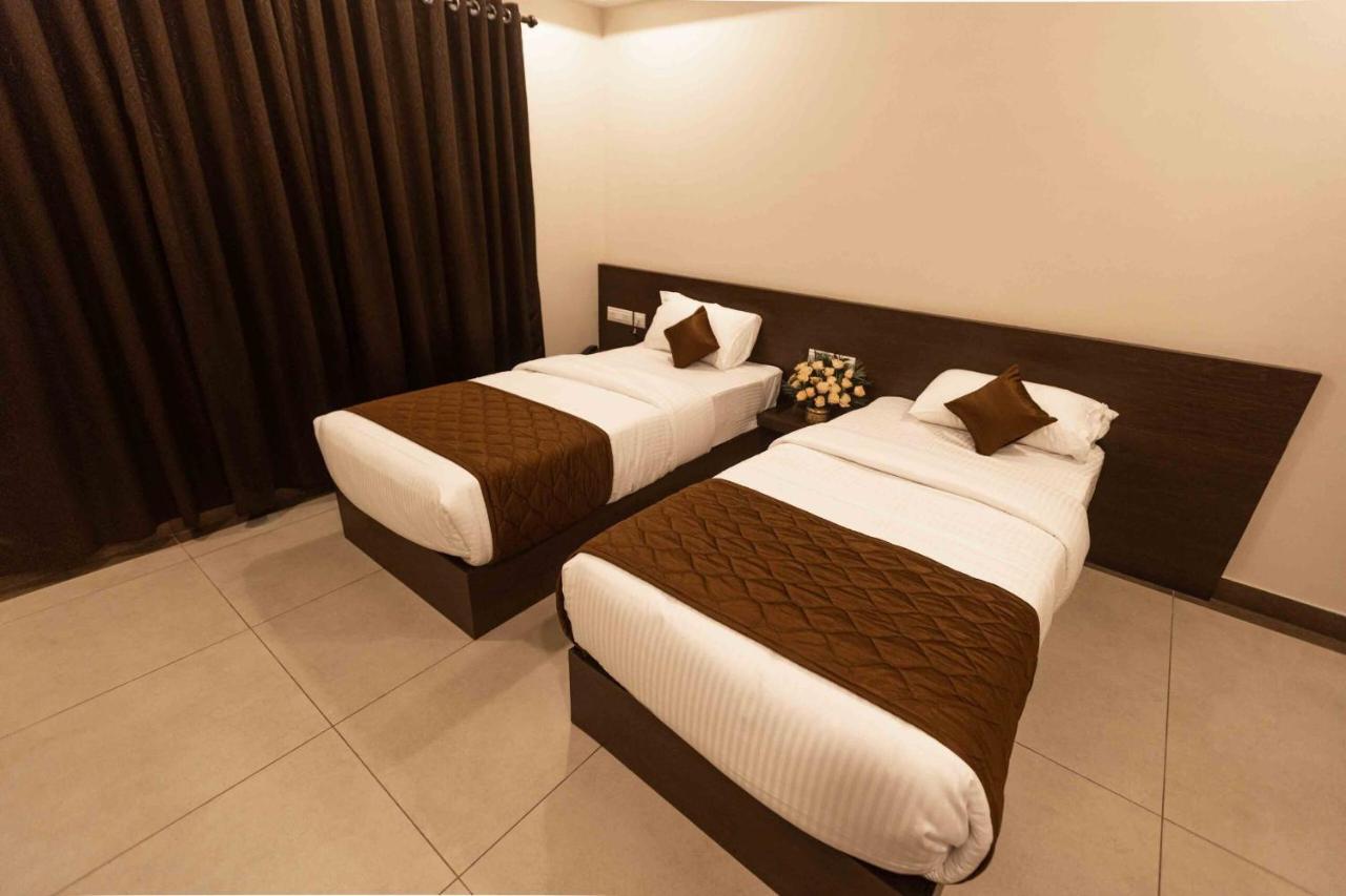 Hotel Pankaj Residency Guruvayur Bagian luar foto