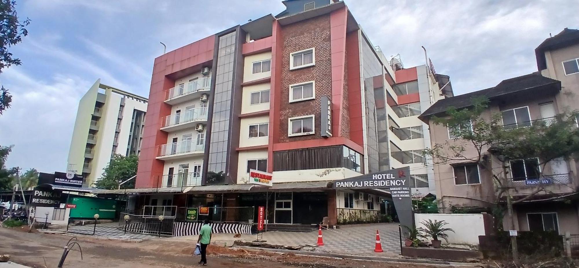 Hotel Pankaj Residency Guruvayur Bagian luar foto