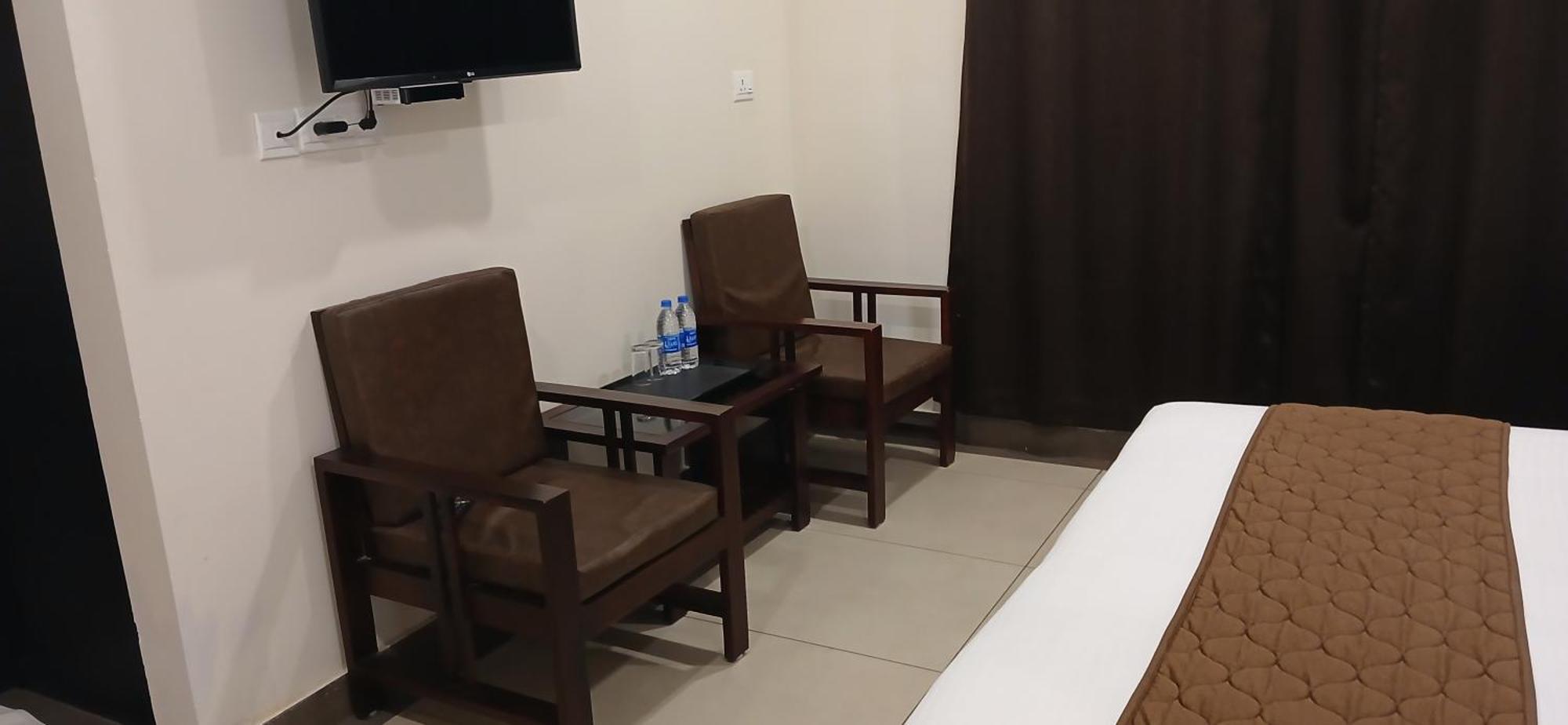 Hotel Pankaj Residency Guruvayur Bagian luar foto