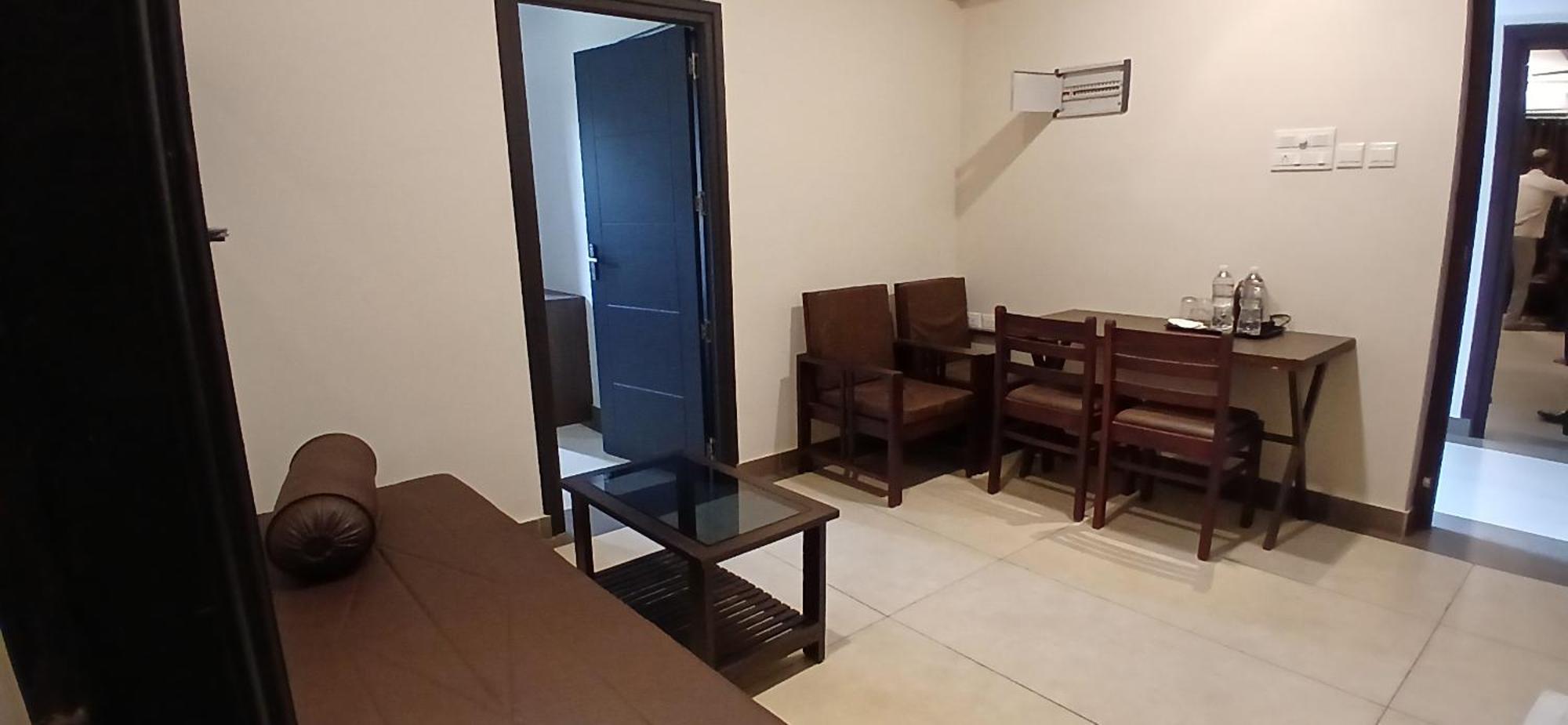 Hotel Pankaj Residency Guruvayur Bagian luar foto