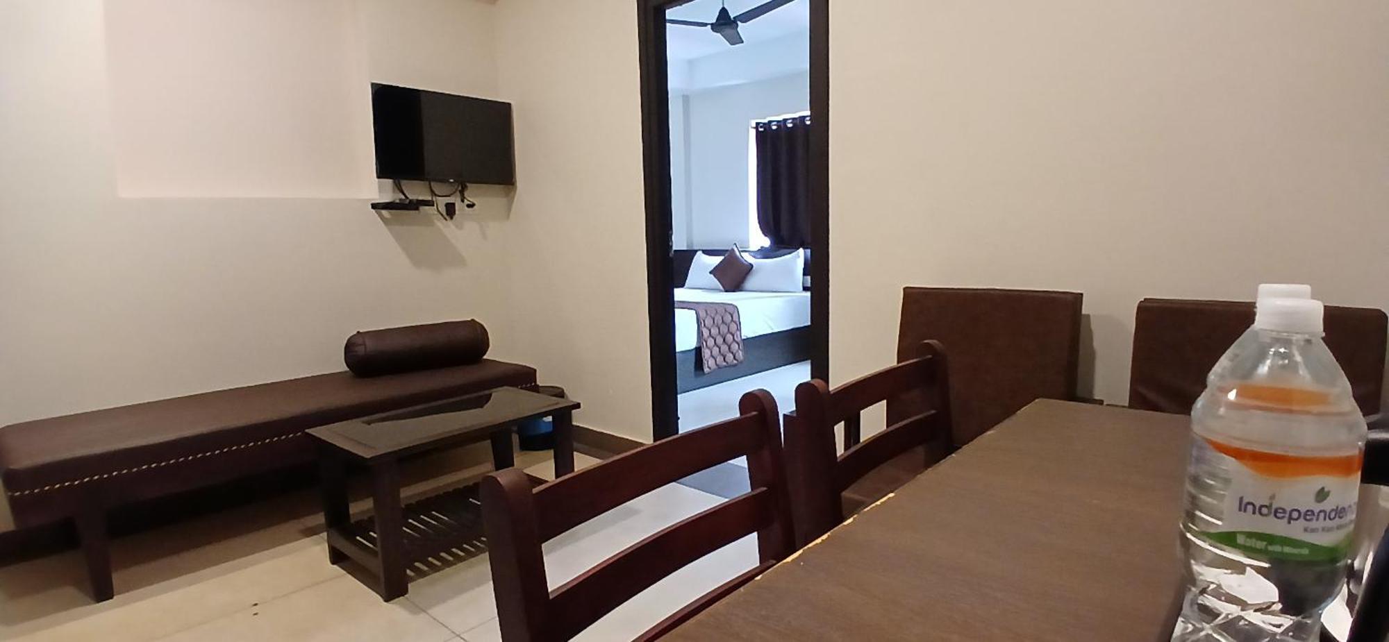 Hotel Pankaj Residency Guruvayur Bagian luar foto